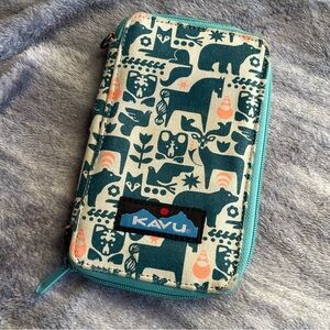 Kavu animal print teal cream peach zip up wallet